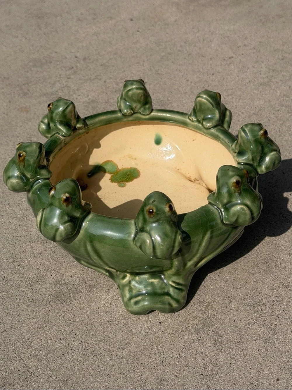 Vintage Majolica Frogs on Lily Pad Planter